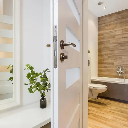 Main Station - 8 Rakowicka Street شقة كراكوفيا