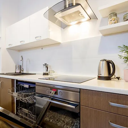 Main Station - 8 Rakowicka Street דירה קרקוב